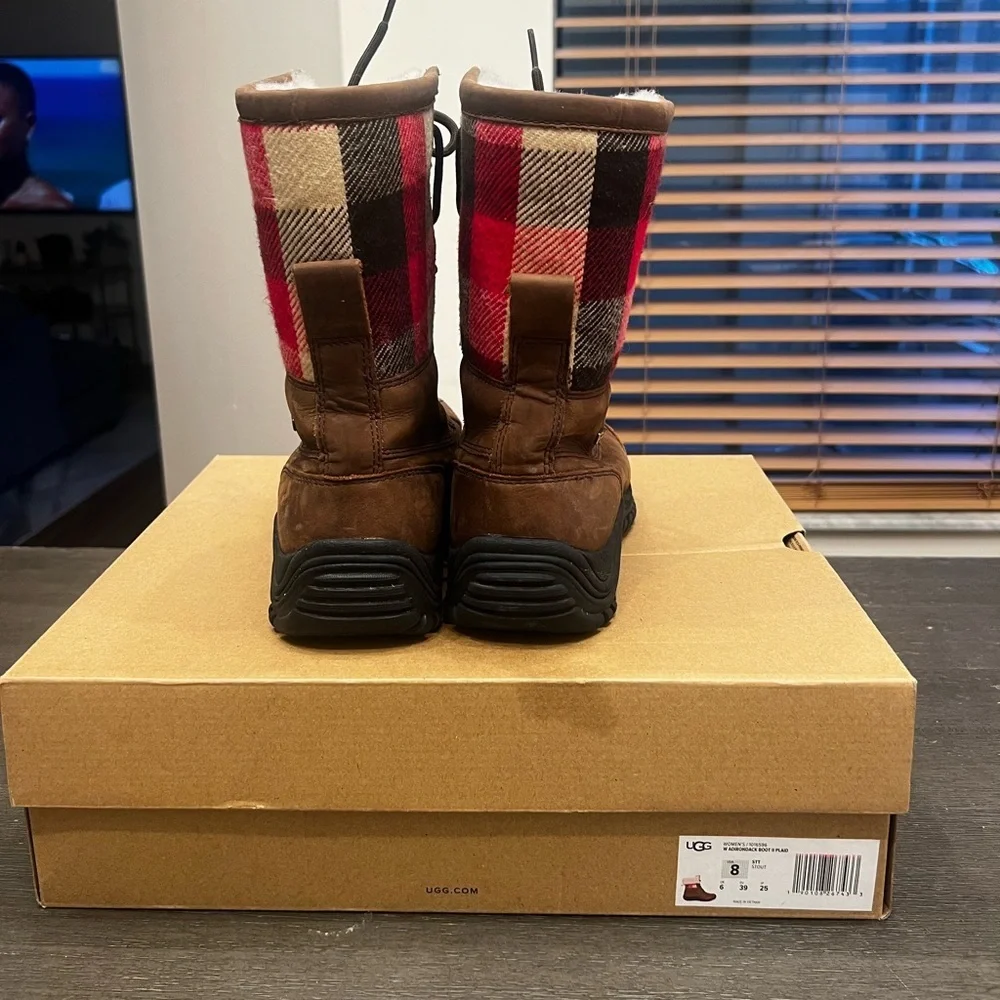 UGG Adirondack Brown and Red Plaid Winter Snow Boots Size 8